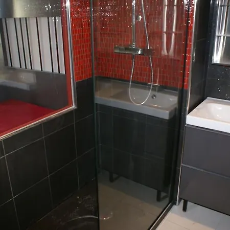 12, Heliopolis J Au Village Naturiste