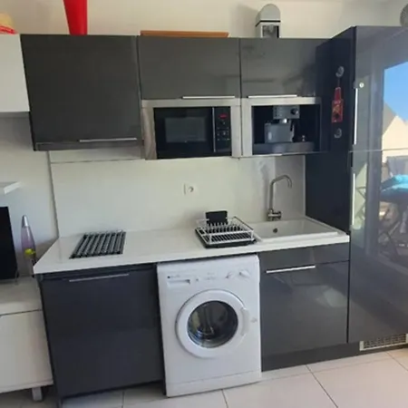 12, Heliopolis J Au Village Naturiste