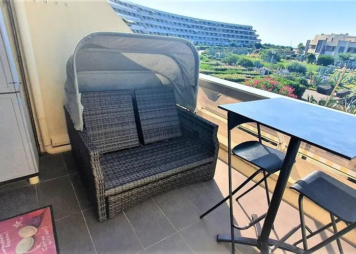 12, Héliopolis J Au Village Naturiste *