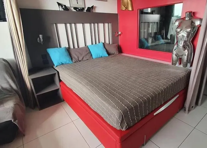 12, Héliopolis J Au Village Naturiste Apartamento